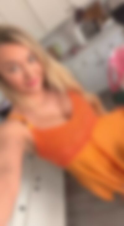 Single ItsMel from San Diego