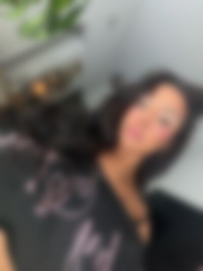 Single Sandra130 from Los Angeles