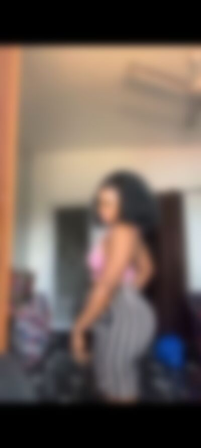 Single Jujuanna from Accra
