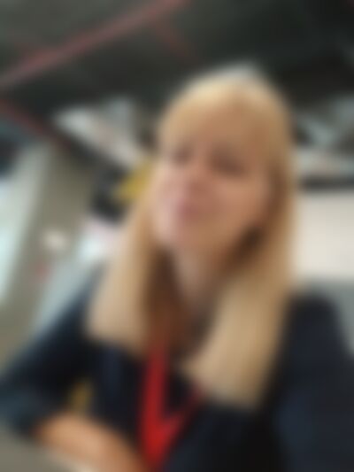 Single Claudia from Bucharest