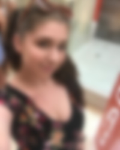 Single Valerie from Central Islip