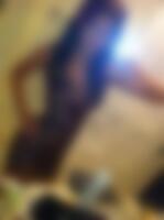 Single vanessa from Islip